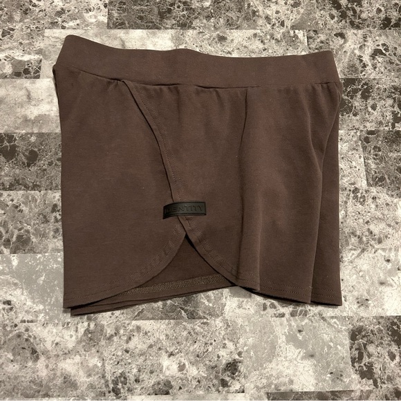 SOLD!! Alphalete Identity Shorts - Size M - Picture 4 of 5